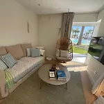 Oasis Beach Apartment